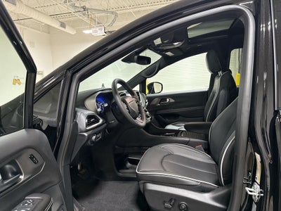 2027 Chrysler Pacifica Limited