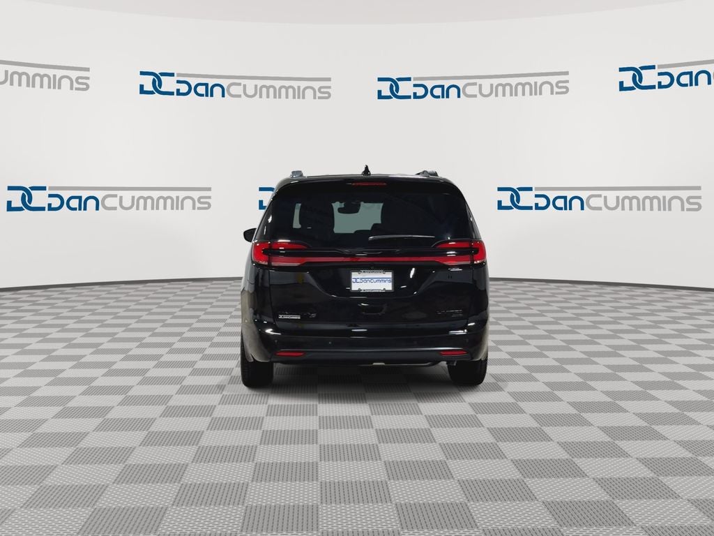 2027 Chrysler Pacifica Limited