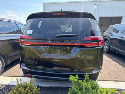 2027 Chrysler Pacifica Limited