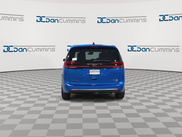 2027 Chrysler Pacifica Limited