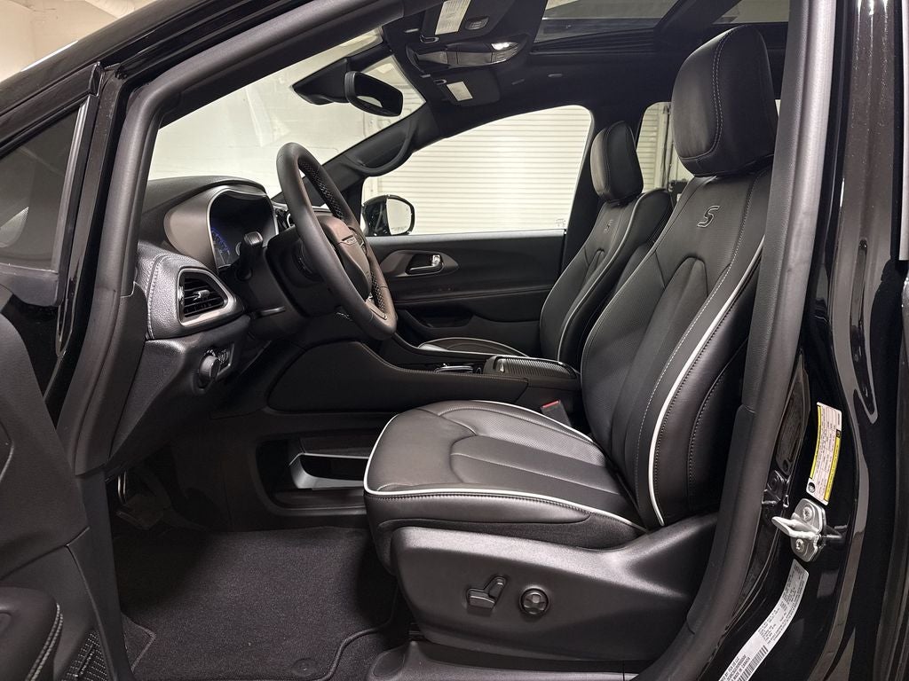 2027 Chrysler Pacifica Limited