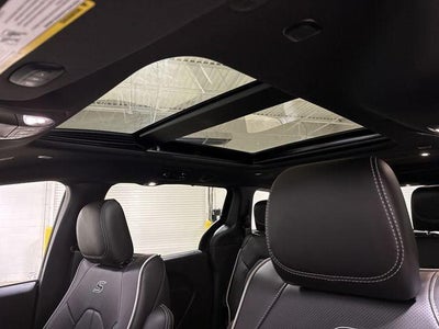 2027 Chrysler Pacifica Limited