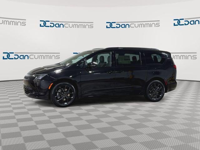 2027 Chrysler Pacifica Limited