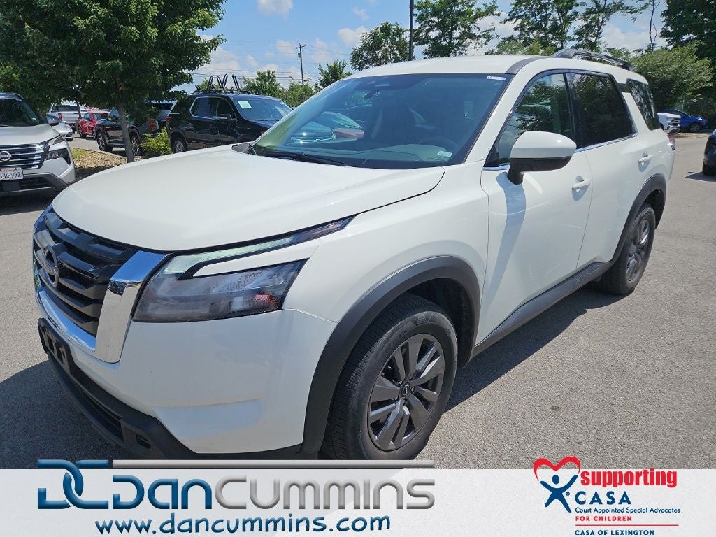 2025 Nissan Pathfinder SV