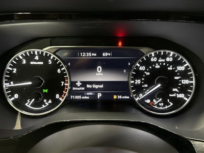 2022 Nissan Pathfinder SV