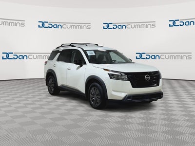 2022 Nissan Pathfinder SV