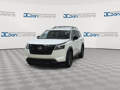 2022 Nissan Pathfinder SV