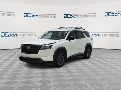 2022 Nissan Pathfinder SV