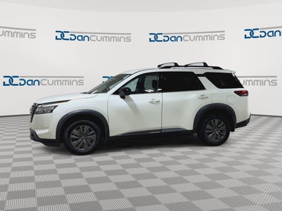 2022 Nissan Pathfinder SV