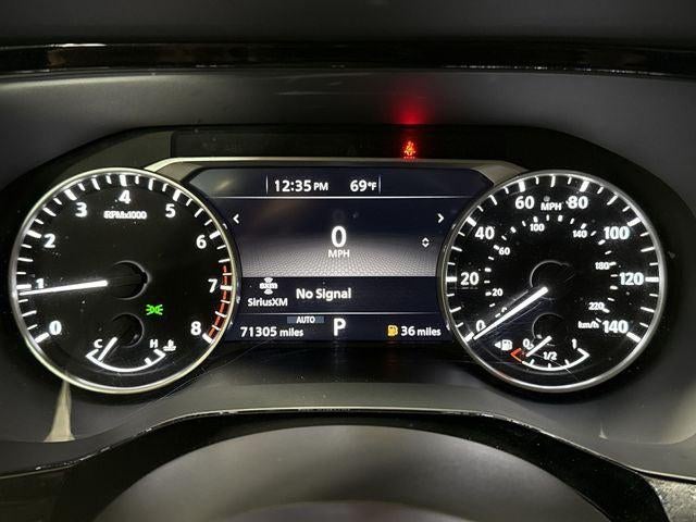 2022 Nissan Pathfinder SV