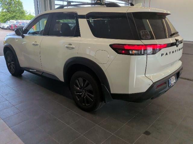 2022 Nissan Pathfinder SV