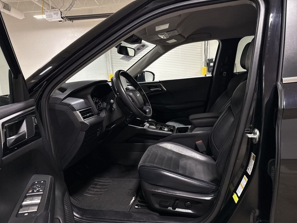 2024 Mitsubishi Outlander SE