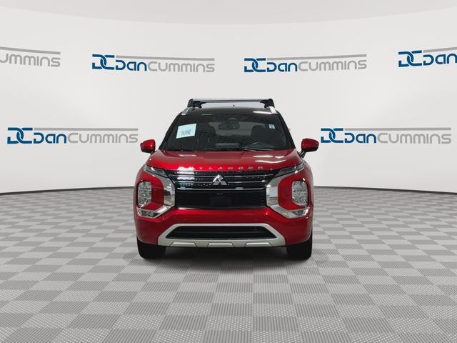 2024 Mitsubishi Outlander Base