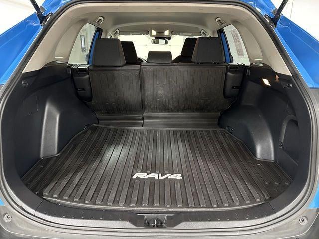 2020 Toyota RAV4 Hybrid LE