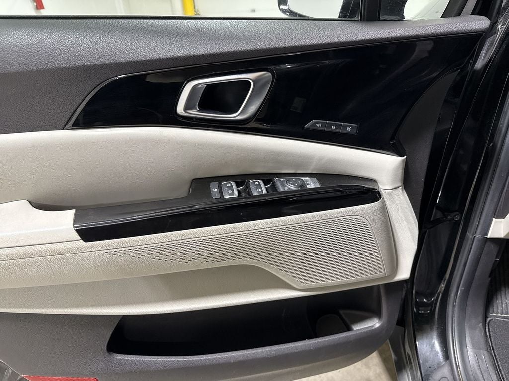 2022 Kia Carnival SX