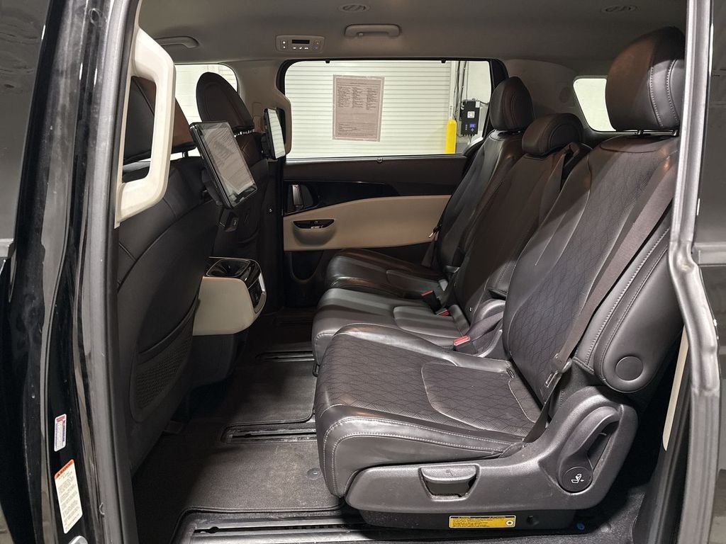 2022 Kia Carnival SX