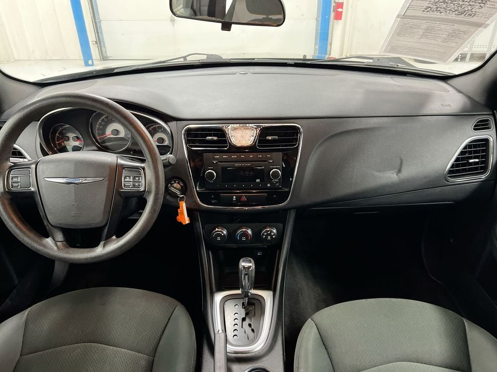 2012 Chrysler 200 LX