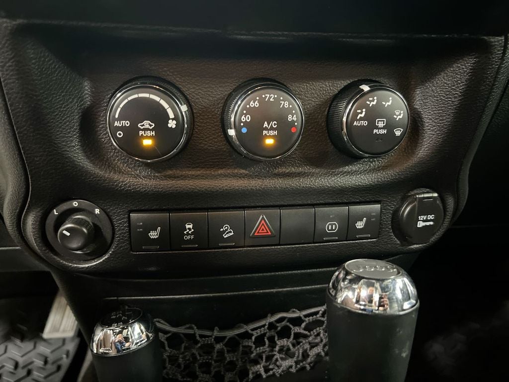 2012 Jeep Wrangler Unlimited Sahara Altitude
