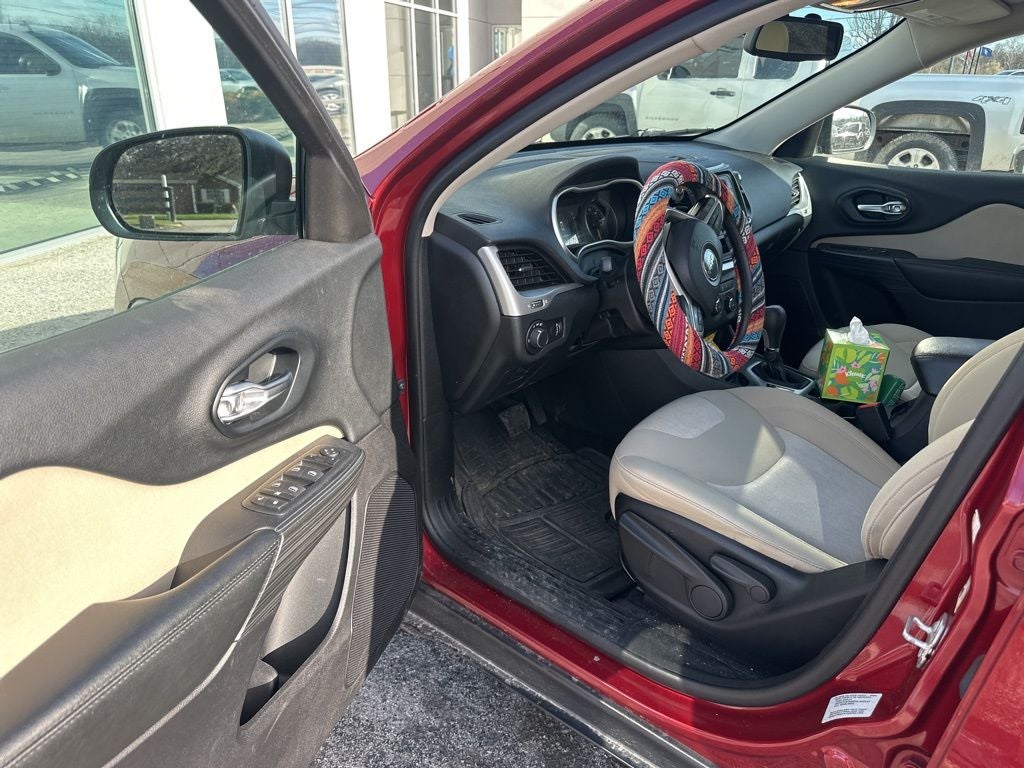 2016 Jeep Cherokee Sport
