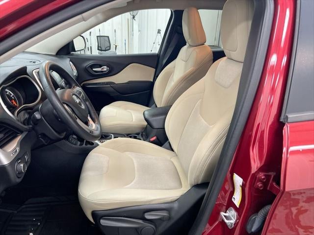 2016 Jeep Cherokee Sport
