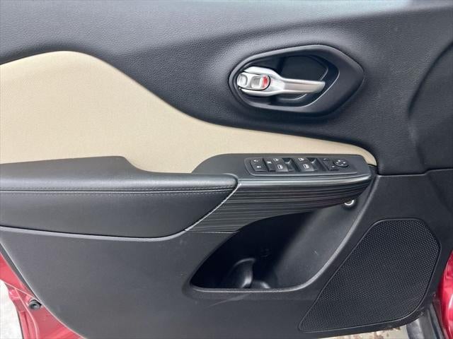 2016 Jeep Cherokee Sport