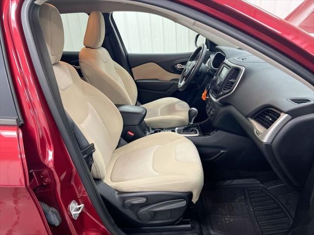 2016 Jeep Cherokee Sport