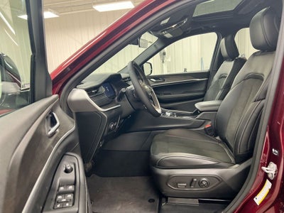 2026 Jeep Grand Cherokee Laredo