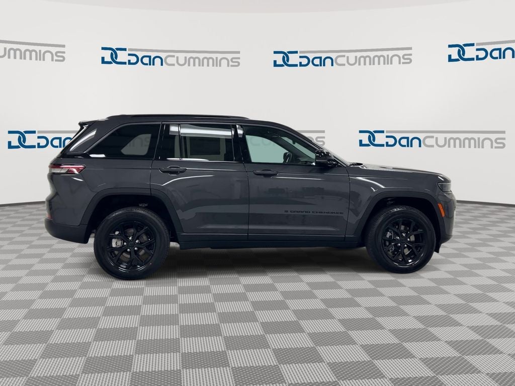 2026 Jeep Grand Cherokee Laredo