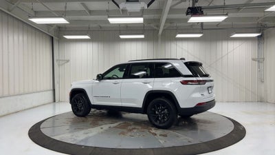 2026 Jeep Grand Cherokee Laredo