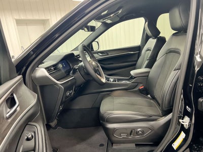 2026 Jeep Grand Cherokee Altitude
