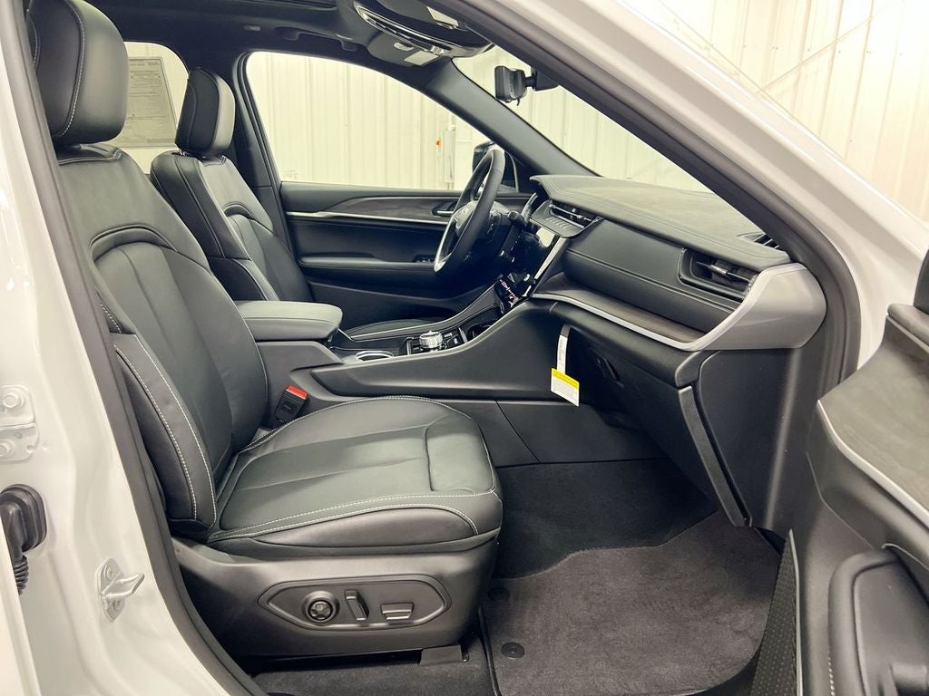 2026 Jeep Grand Cherokee Limited Reserve