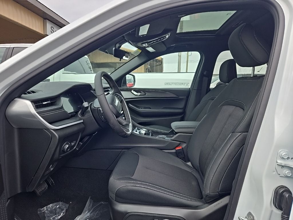 2026 Jeep Grand Cherokee L Laredo