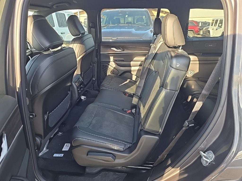 2026 Jeep Grand Cherokee L Laredo