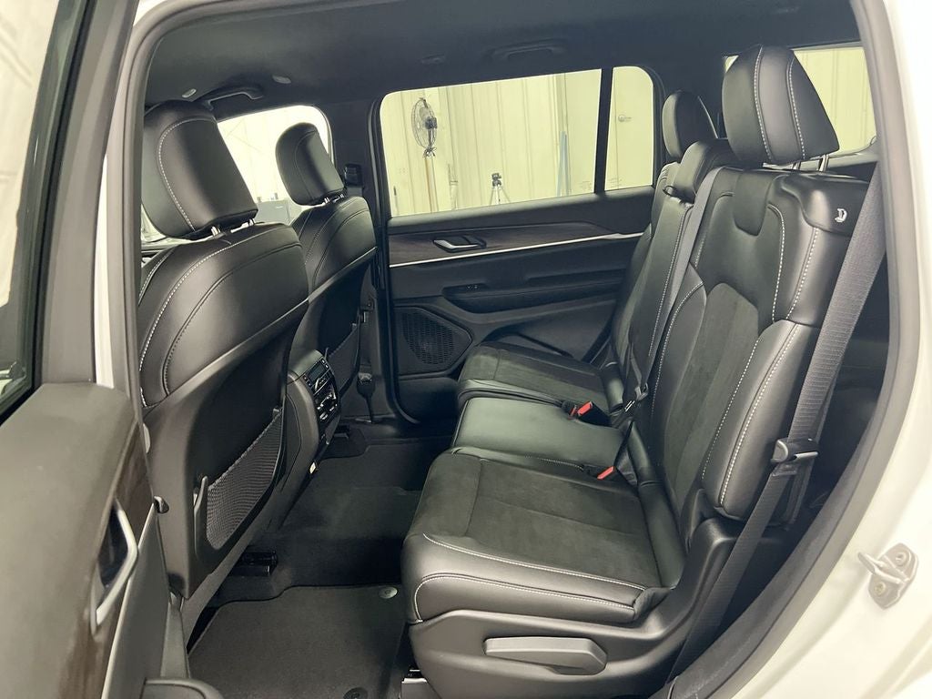 2026 Jeep Grand Cherokee L Laredo