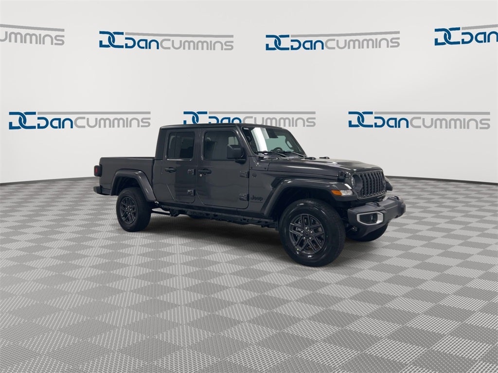 2026 Jeep Gladiator Sport S photo 2