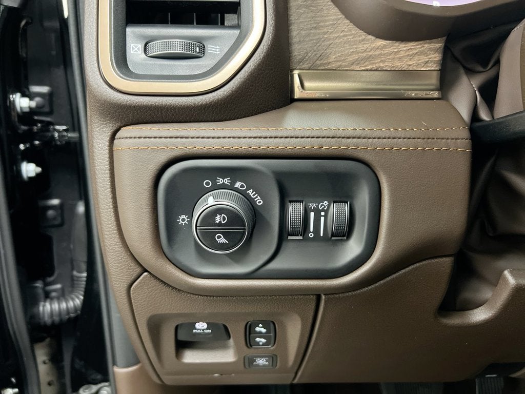 2027 RAM 1500 Limited