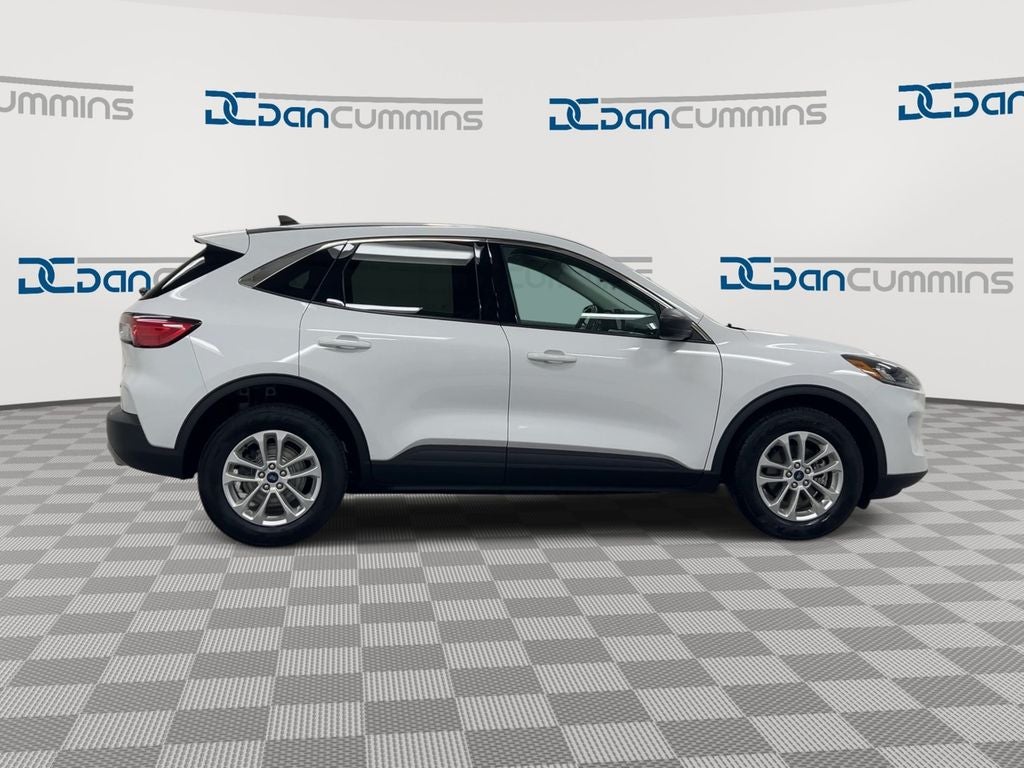 2022 Ford Escape Hybrid SE