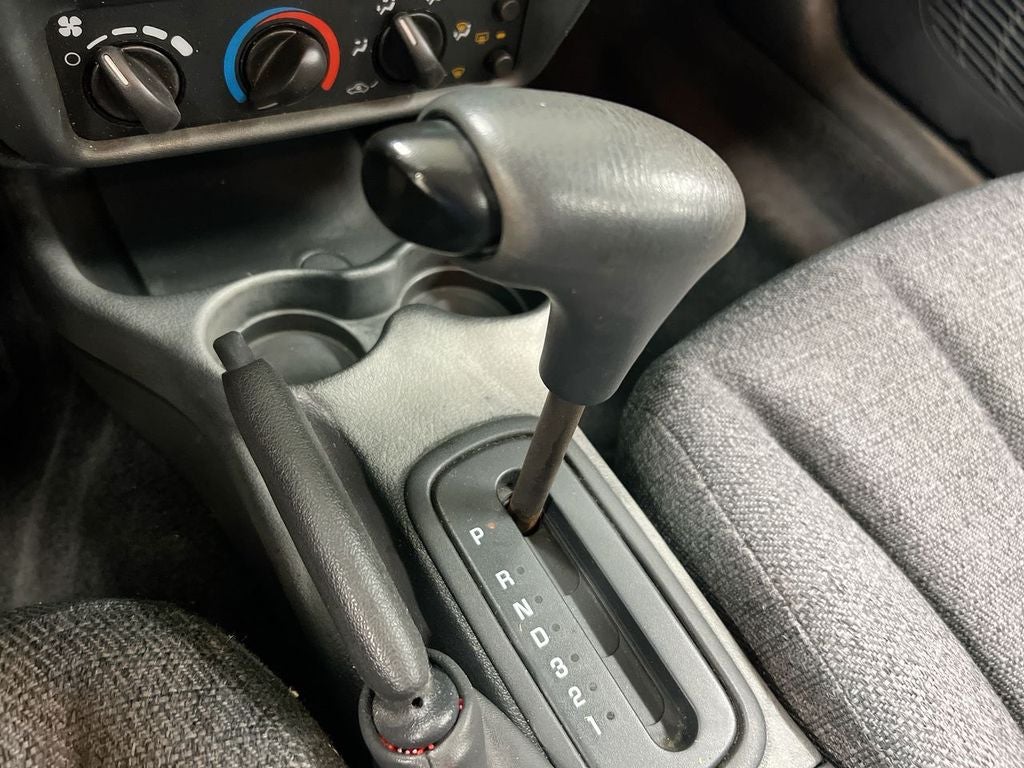 2004 Chevrolet Cavalier Base