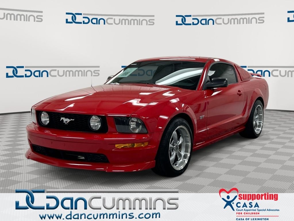 2005 Ford Mustang GT Deluxe