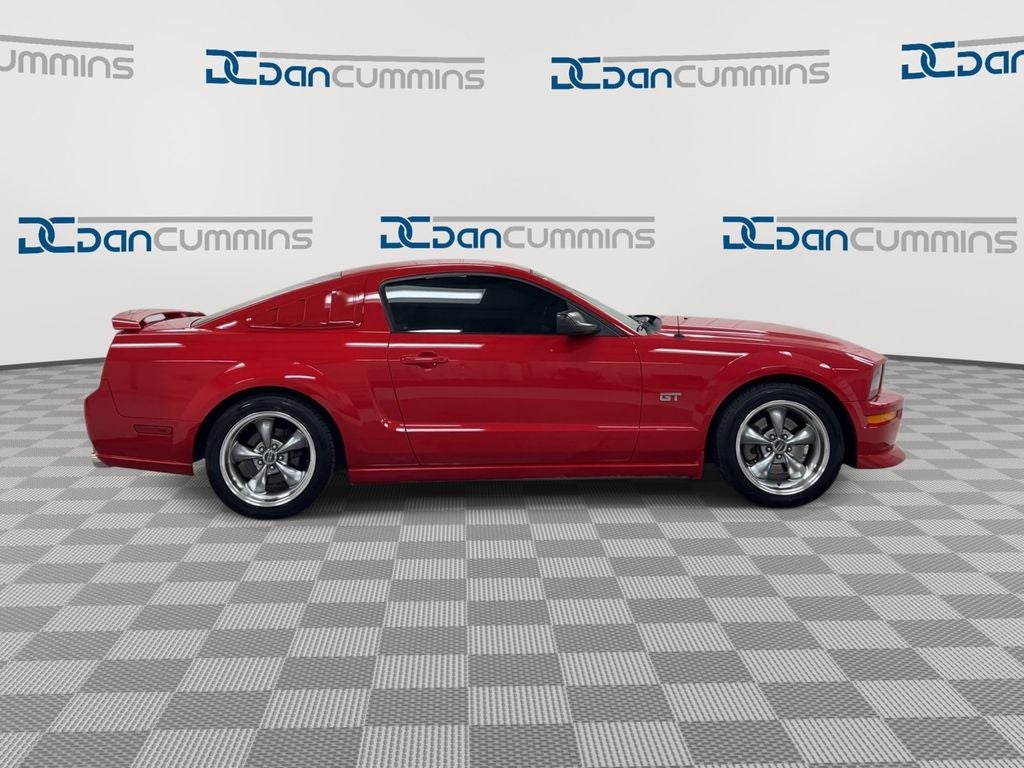 2005 Ford Mustang GT Deluxe
