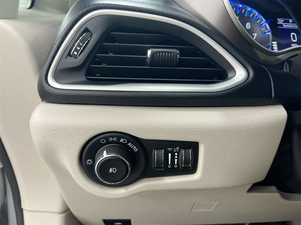 2020 Chrysler Pacifica Touring L