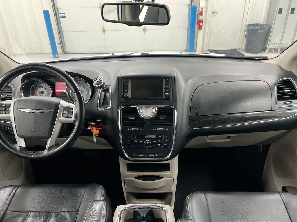 2016 Chrysler Town & Country Touring