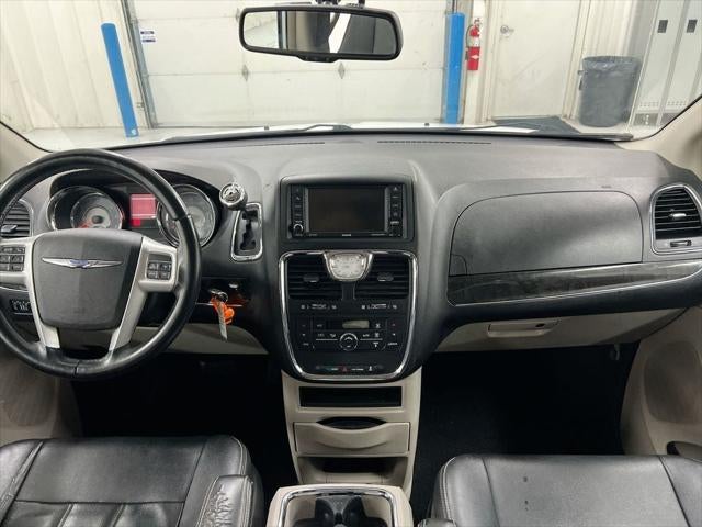 2016 Chrysler Town & Country Touring