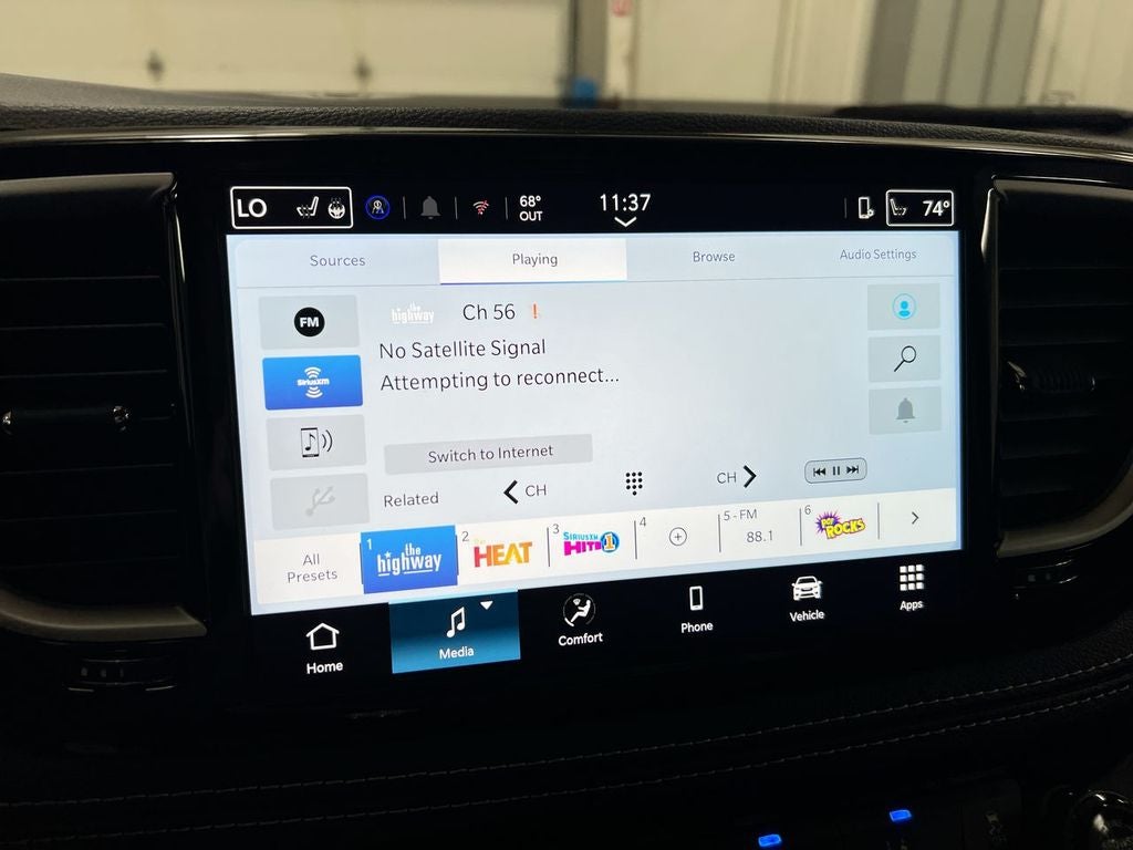 2026 Chrysler Pacifica Select