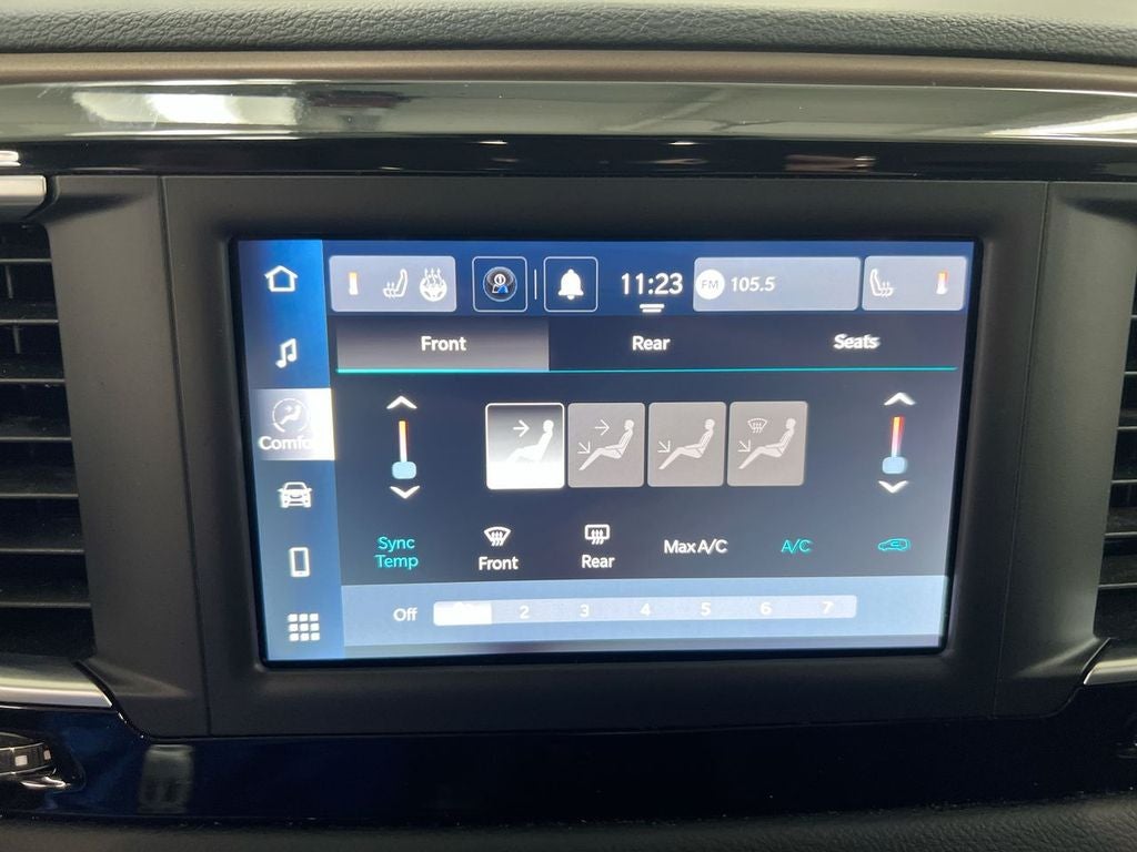2023 Chrysler Voyager LX