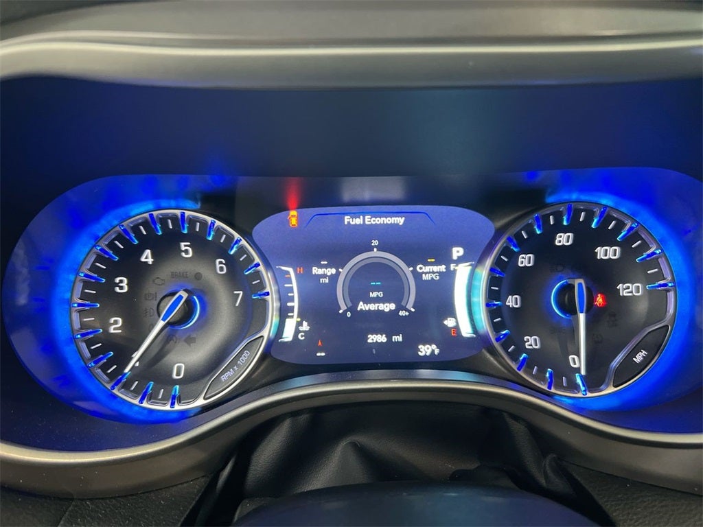 2025 Chrysler Voyager LX