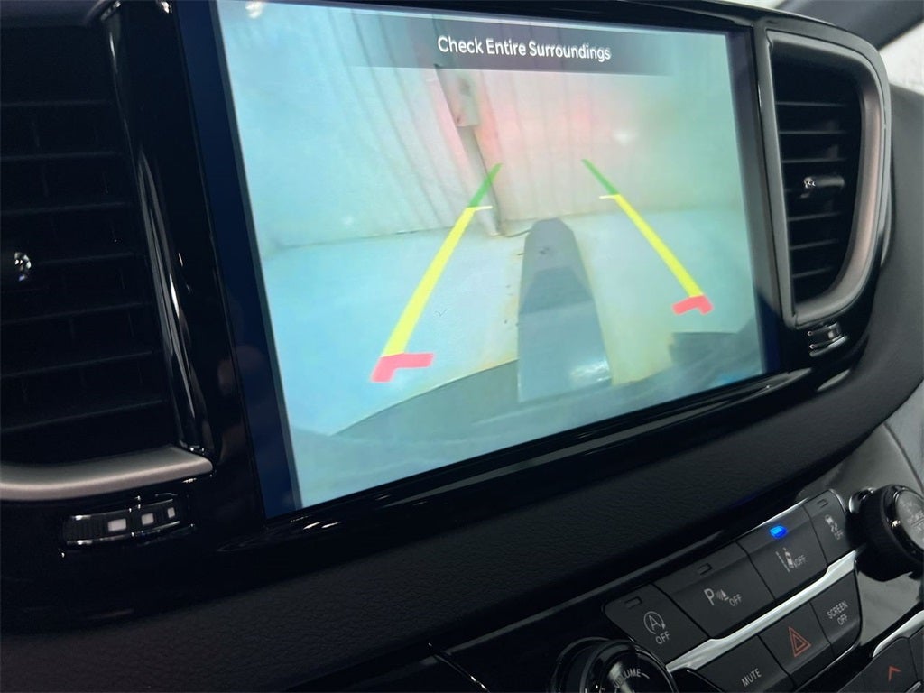 2025 Chrysler Voyager LX