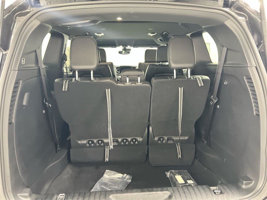 2025 Chrysler Voyager LX