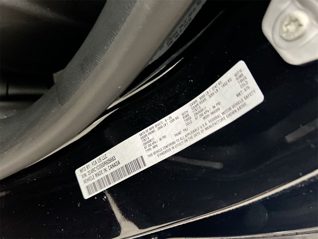 2025 Chrysler Voyager LX