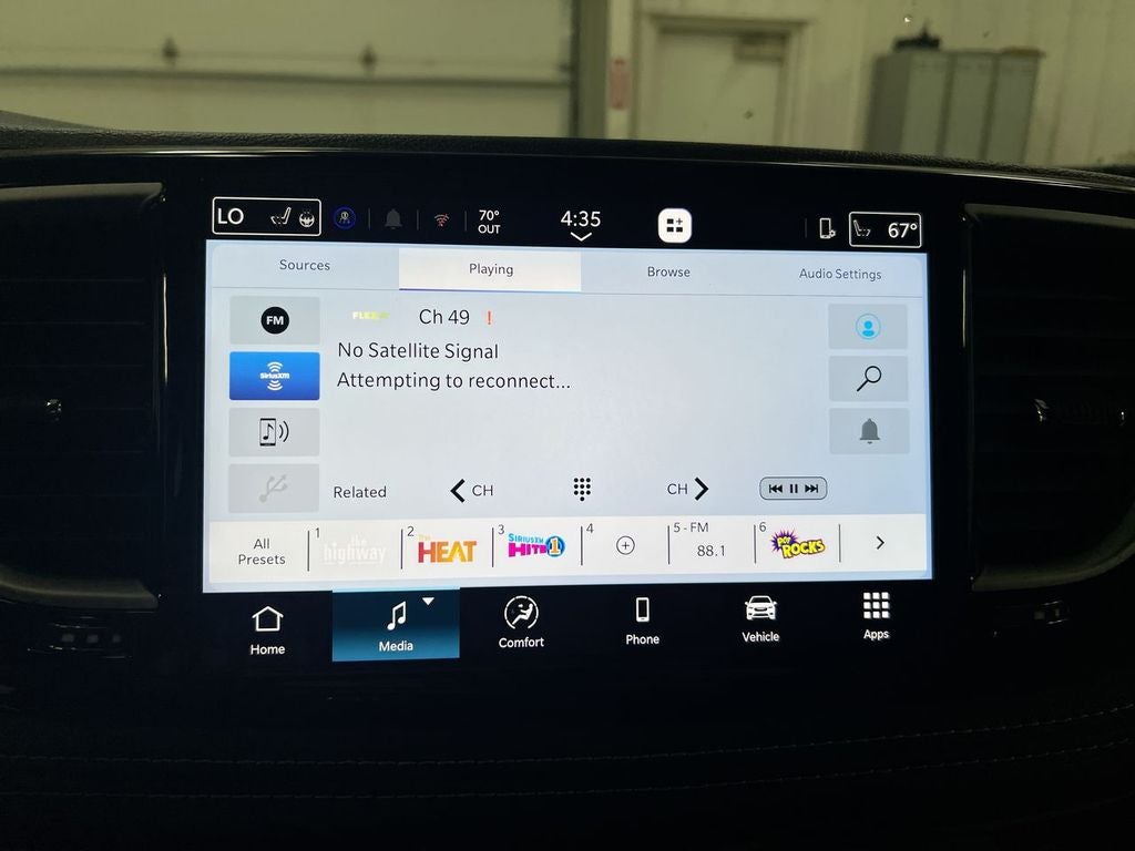 2027 Chrysler Pacifica Select